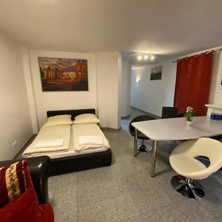 Kn Kahtan Boarding House דירה