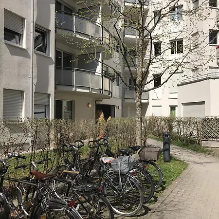 Kn Kahtan Boarding House Мюнхен