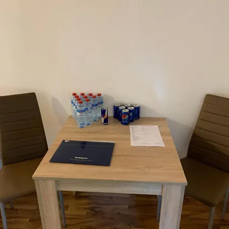 Kn Kahtan Boarding House * מינכן