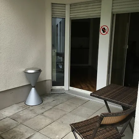 Kn Kahtan Boarding House Munich
