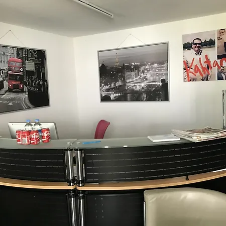 Kn Kahtan Boarding House Munich