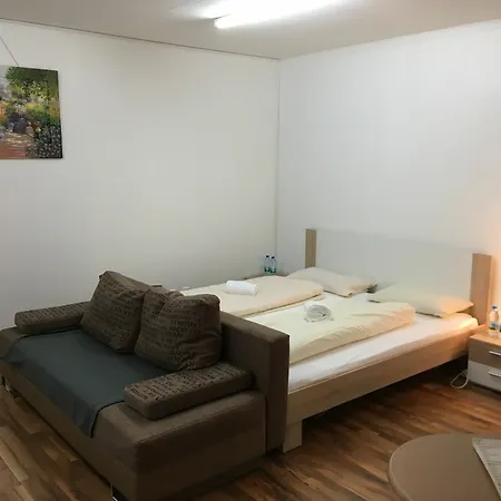 Kn Kahtan Boarding House Apartment Munich