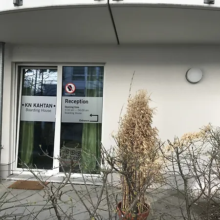 Kn Kahtan Boarding House דירה *