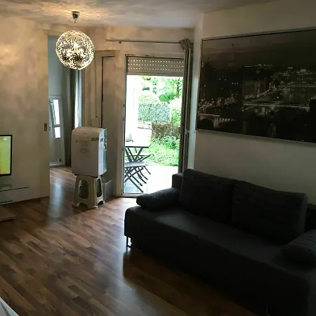 Kn Kahtan Boarding House דירה *