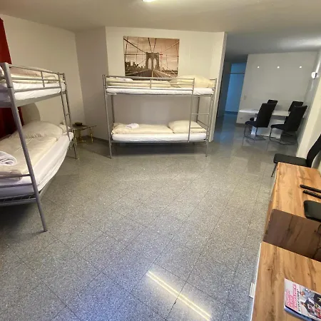 Kn Kahtan Boarding House דירה *
