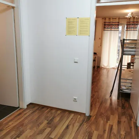 Kn Kahtan Boarding House Munich