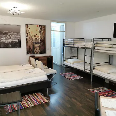 Kn Kahtan Boarding House Апартаменты Мюнхен